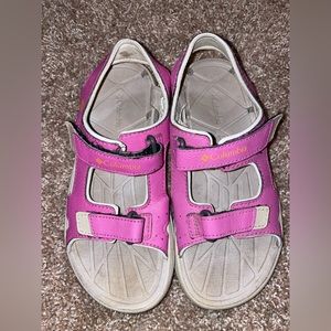 Columbia little girls, sandals, pink size 2 1/2 again barely worn